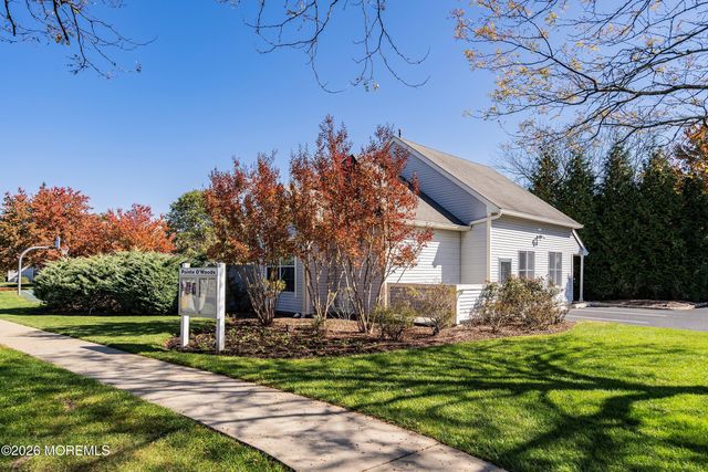 327 Sequoia Court, Howell, NJ 07731