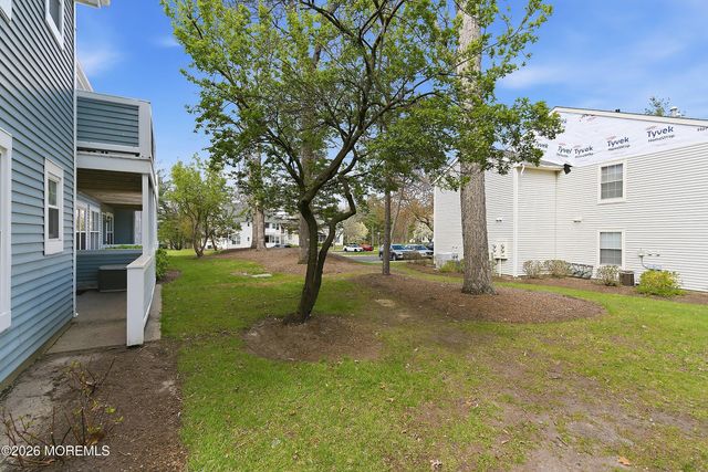 327 Sequoia Court, Howell, NJ 07731