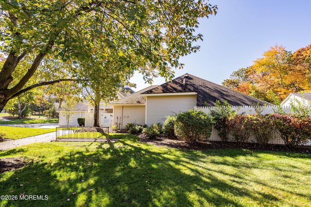 327 Sequoia Court, Howell, NJ 07731