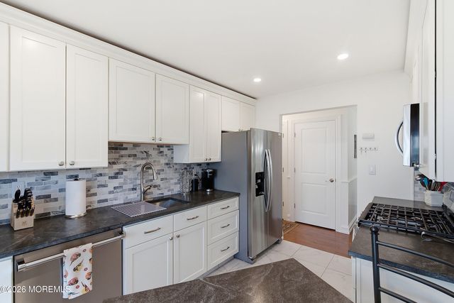 327 Sequoia Court, Howell, NJ 07731