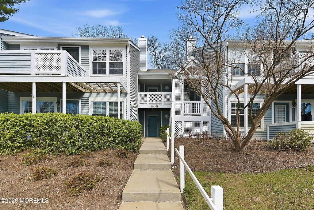 327 Sequoia Court, Howell, NJ 07731