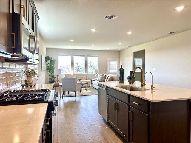 131 Holzinger BND, Bastrop, TX 78602