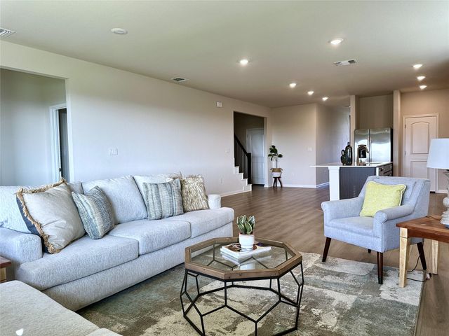 131 Holzinger BND, Bastrop, TX 78602