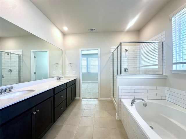 131 Holzinger BND, Bastrop, TX 78602