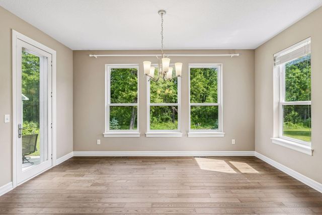 6 Cunningham Road, North Oaks, MN 55127