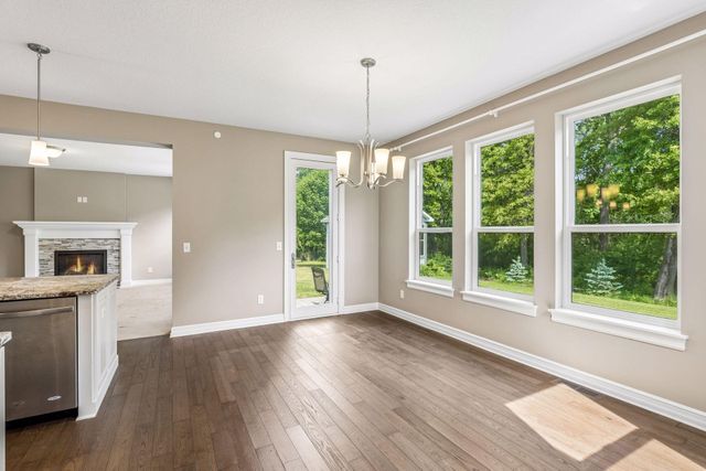 6 Cunningham Road, North Oaks, MN 55127