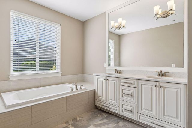 6 Cunningham Road, North Oaks, MN 55127
