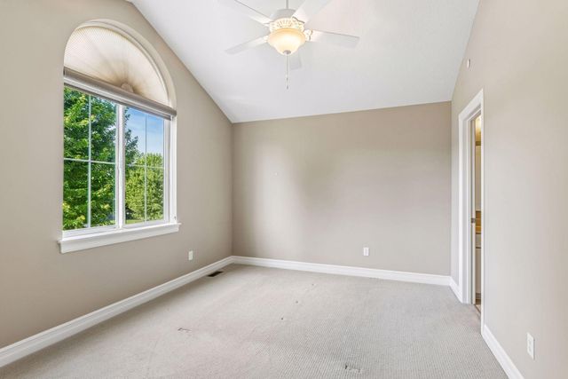 6 Cunningham Road, North Oaks, MN 55127