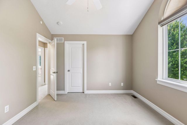 6 Cunningham Road, North Oaks, MN 55127