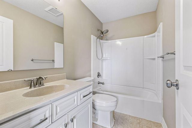 6 Cunningham Road, North Oaks, MN 55127
