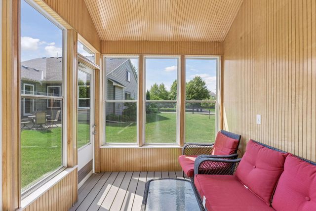6 Cunningham Road, North Oaks, MN 55127