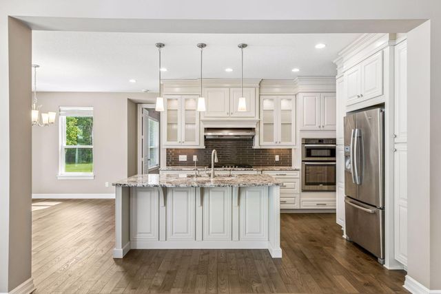 6 Cunningham Road, North Oaks, MN 55127