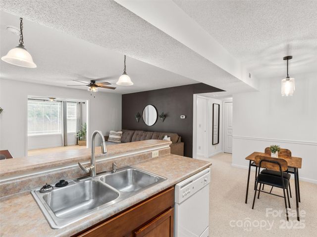 91 Morningside Lane, Hendersonville, NC 28792