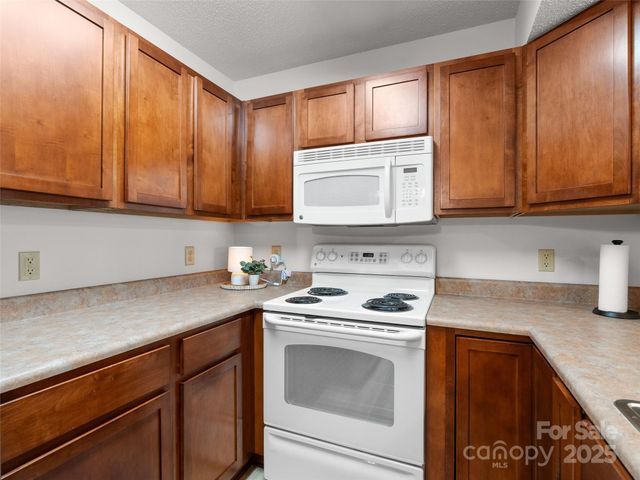 91 Morningside Lane, Hendersonville, NC 28792
