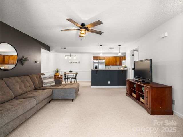 91 Morningside Lane, Hendersonville, NC 28792