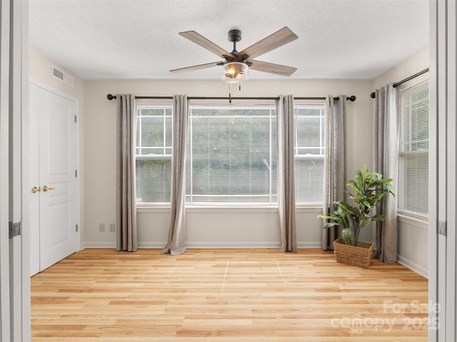 91 Morningside Lane, Hendersonville, NC 28792