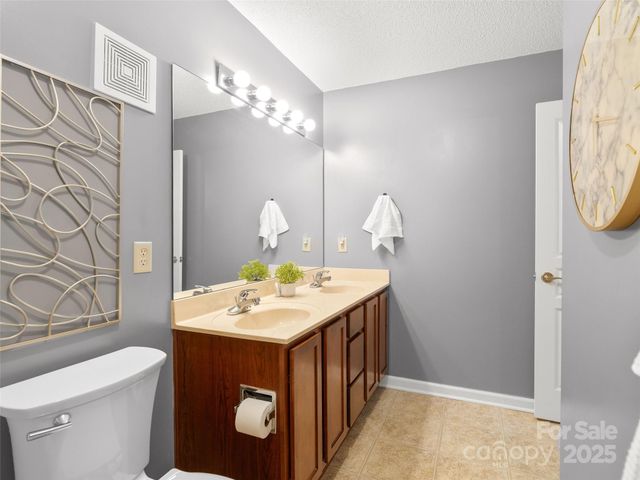 91 Morningside Lane, Hendersonville, NC 28792