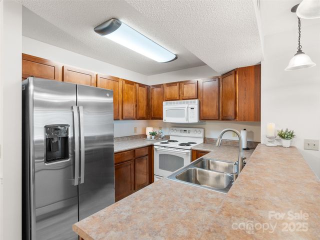 91 Morningside Lane, Hendersonville, NC 28792