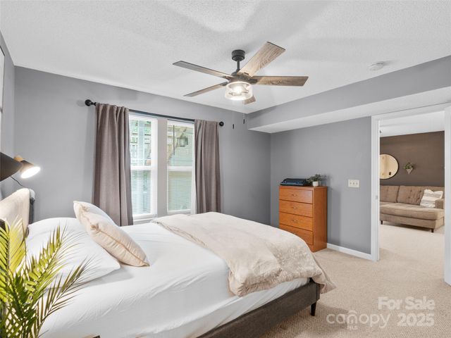 91 Morningside Lane, Hendersonville, NC 28792