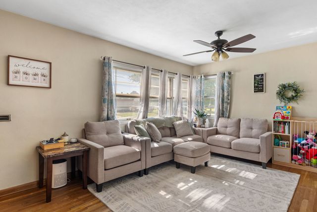 2020 N LINCOLN Avenue, Davenport, IA 52804