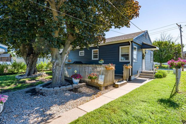 2020 N LINCOLN Avenue, Davenport, IA 52804