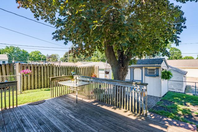 2020 N LINCOLN Avenue, Davenport, IA 52804