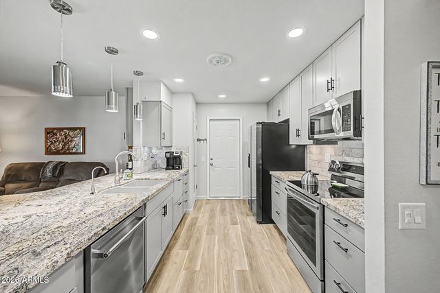 16840 N PINE VALLEY Drive, Sun City, AZ 85351