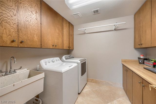 2817 La Mesa Drive, Henderson, NV 89014