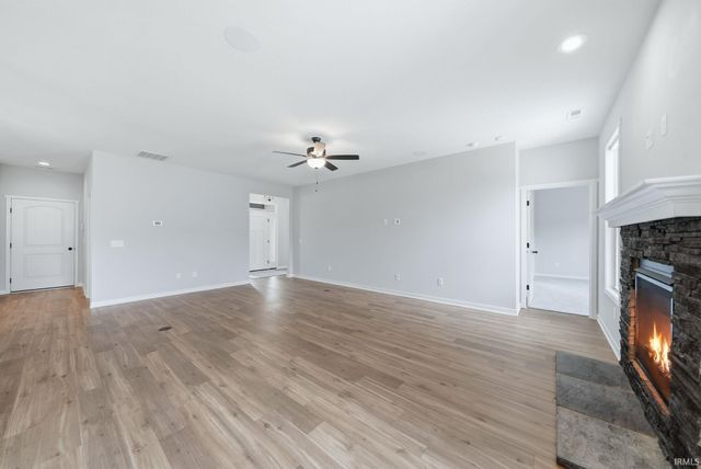 1776 Muruntau Grove, Fort Wayne, IN 46845