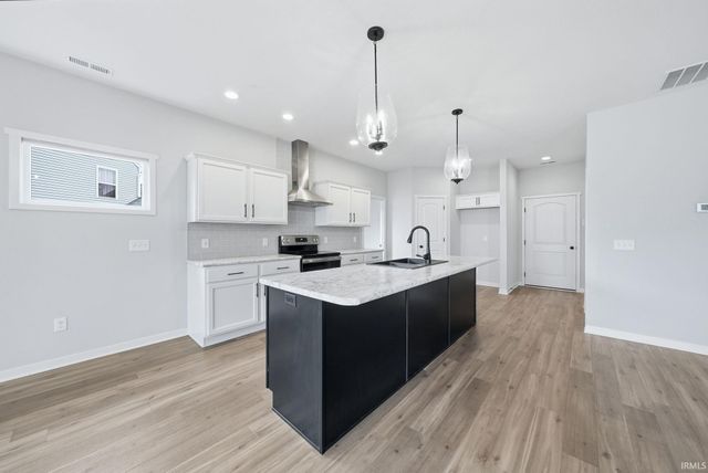1776 Muruntau Grove, Fort Wayne, IN 46845
