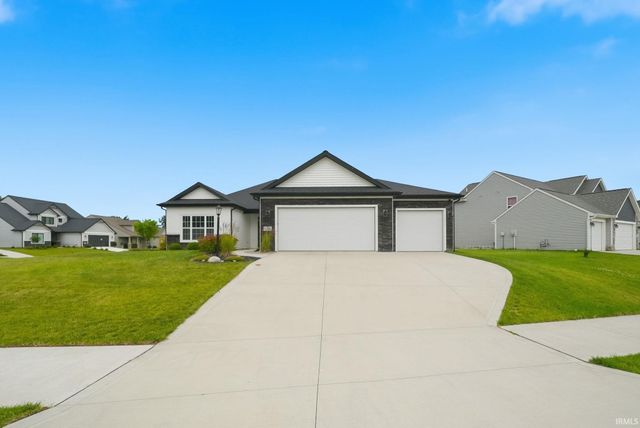 1776 Muruntau Grove, Fort Wayne, IN 46845