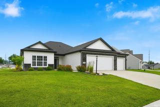 1776 Muruntau Grove, Fort Wayne, IN 46845