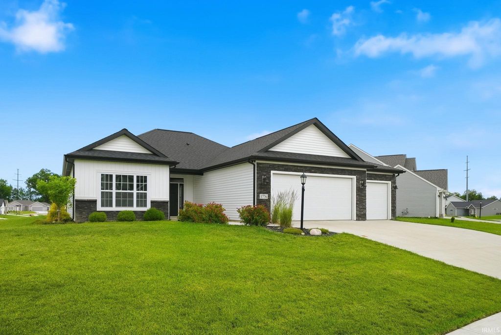 1776 Muruntau Grove, Fort Wayne, IN 46845