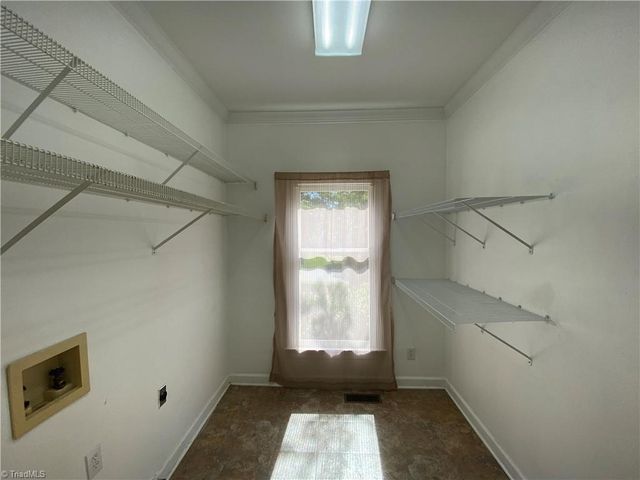 1800 Curraghmore Road, Clemmons, NC 27012