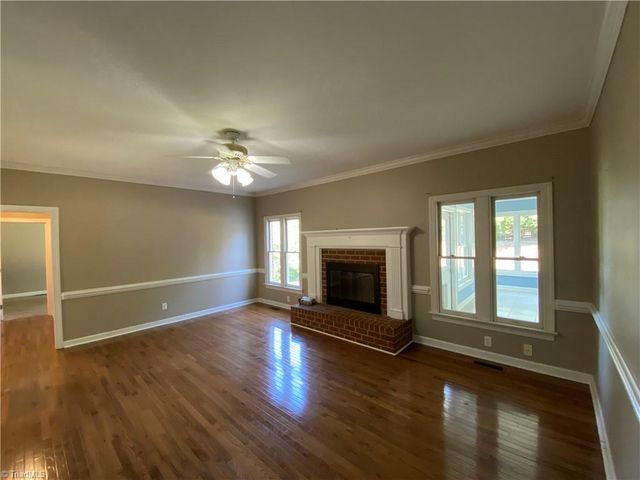 1800 Curraghmore Road, Clemmons, NC 27012