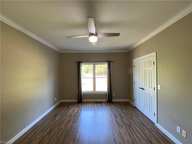1800 Curraghmore Road, Clemmons, NC 27012