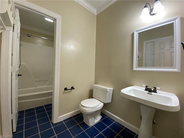 1800 Curraghmore Road, Clemmons, NC 27012