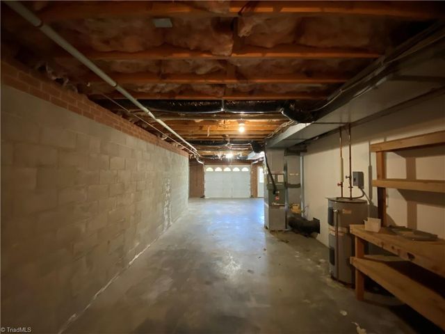 1800 Curraghmore Road, Clemmons, NC 27012