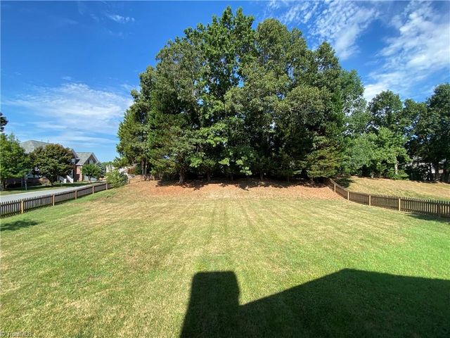 1800 Curraghmore Road, Clemmons, NC 27012