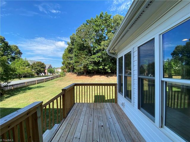 1800 Curraghmore Road, Clemmons, NC 27012