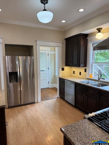 445 S 28 Street, Lincoln, NE 68510