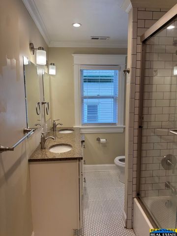 445 S 28 Street, Lincoln, NE 68510