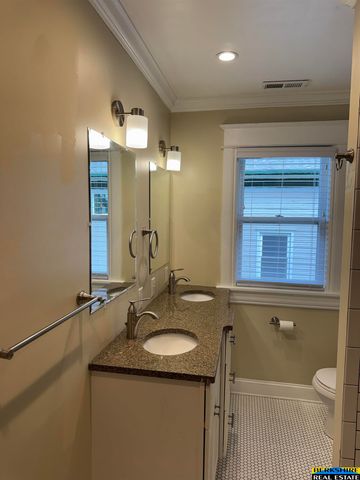445 S 28 Street, Lincoln, NE 68510