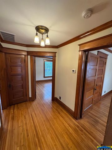 445 S 28 Street, Lincoln, NE 68510