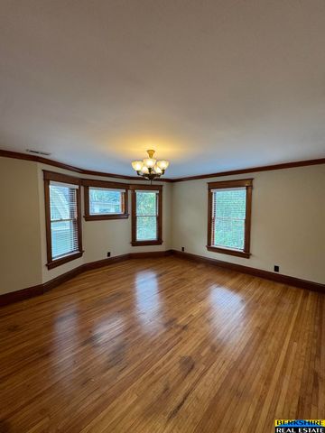 445 S 28 Street, Lincoln, NE 68510