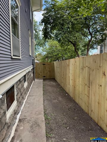 445 S 28 Street, Lincoln, NE 68510