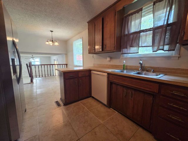422 Cedarcliff Rd, Antioch, TN 37013