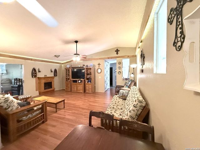 10203 PLUMAS DR, Converse, TX 78109