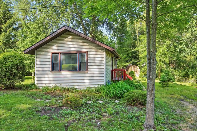N1543 Orchid Drive, Bloomfield, WI 53128