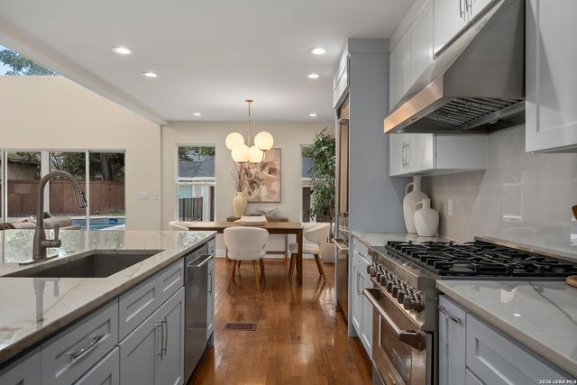 114 CLOVERLEAF AVE, San Antonio, TX 78209